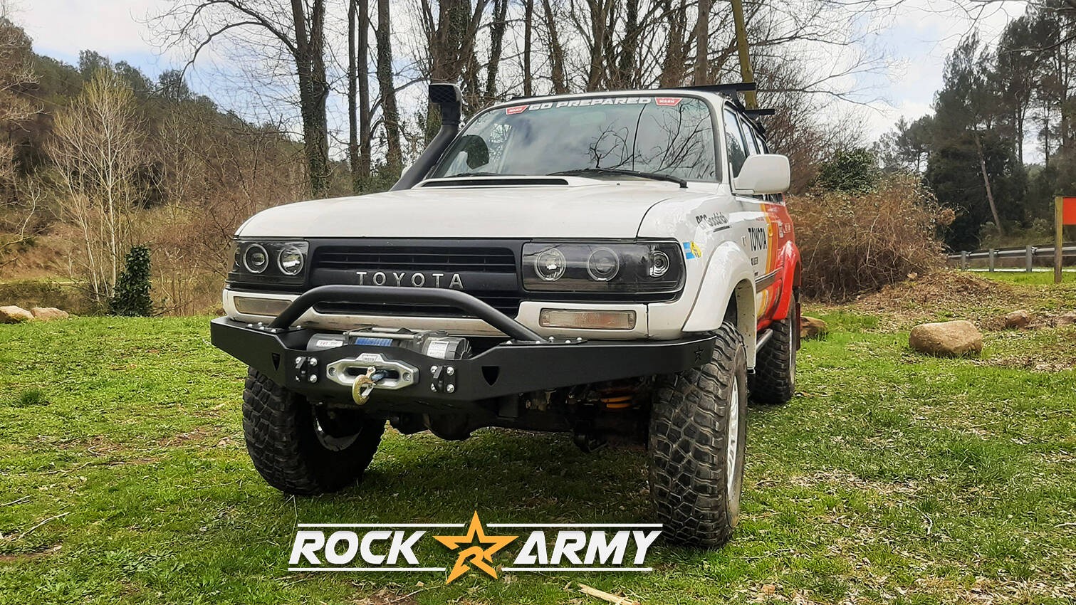 Pare-choc avant ROCK ARMY en acier avec platine treuil intégrée Toyota HDJ80