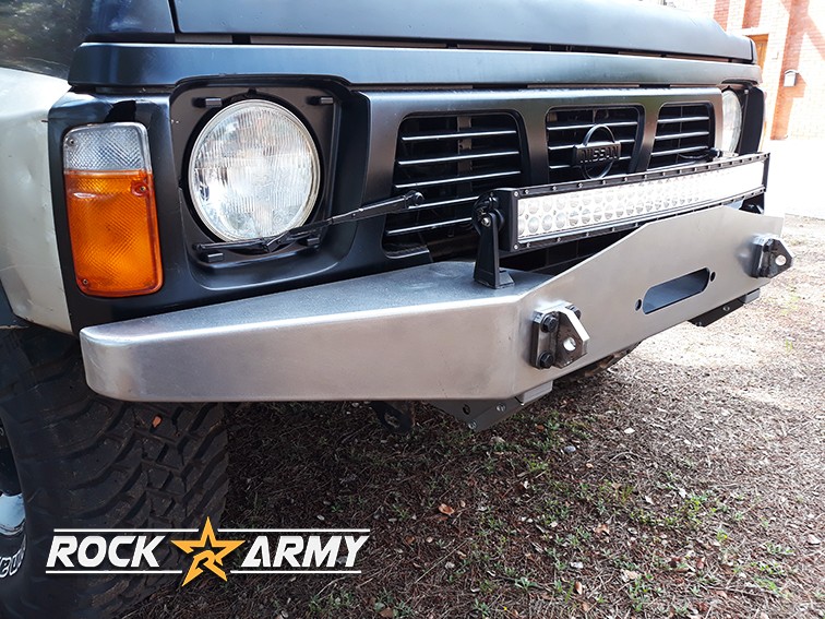 Pare-choc avant ROCK ARMY en acier avec platine treuil intégrée et protection avant 5mm Nissan Patrol GR Y60